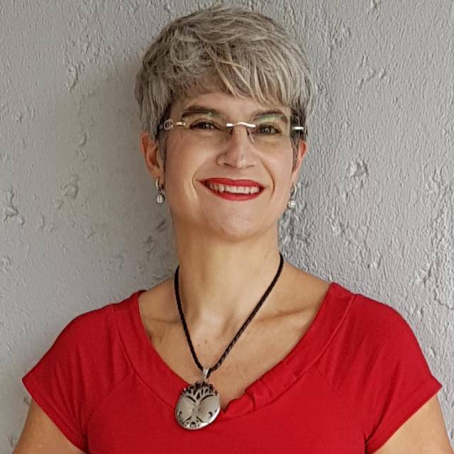 Dr Elzette Fritz